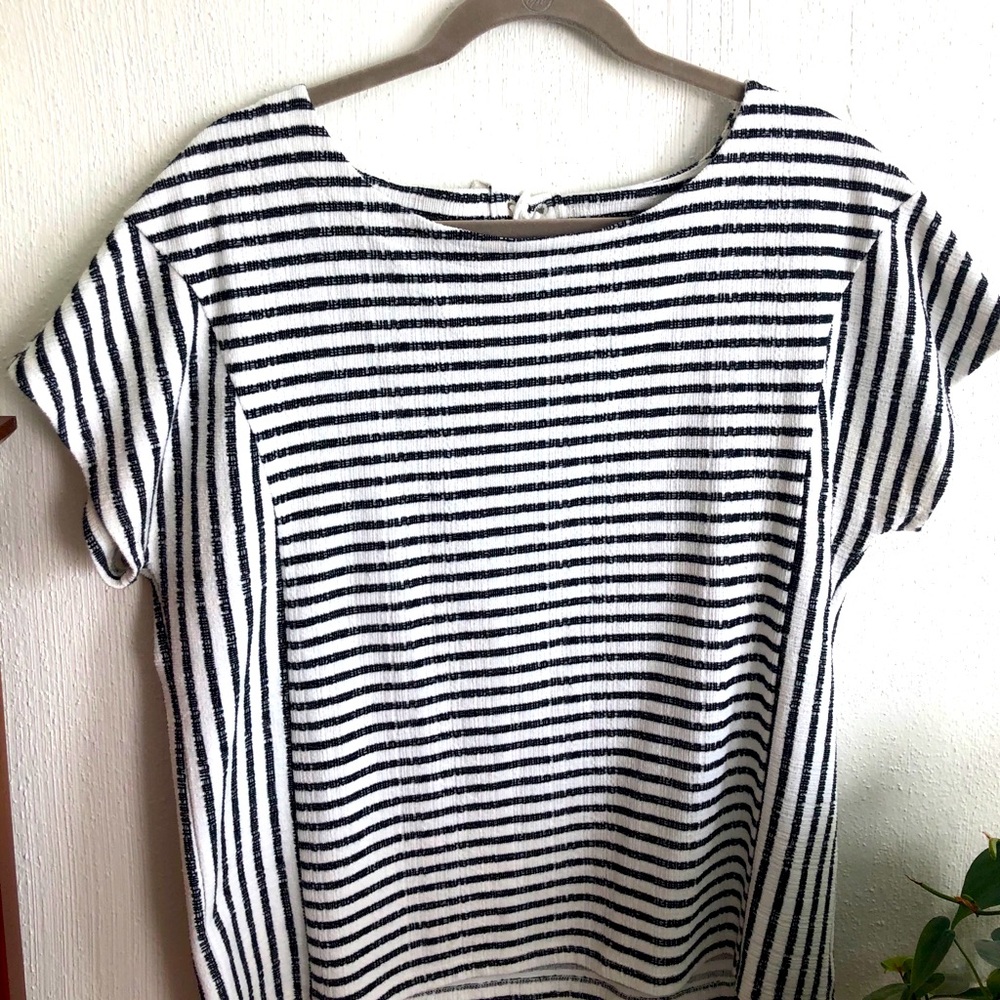 Caslon women’s large black and white top